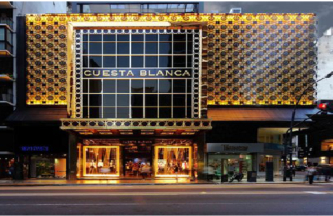 陇川门头设计与商业空间的纽带。